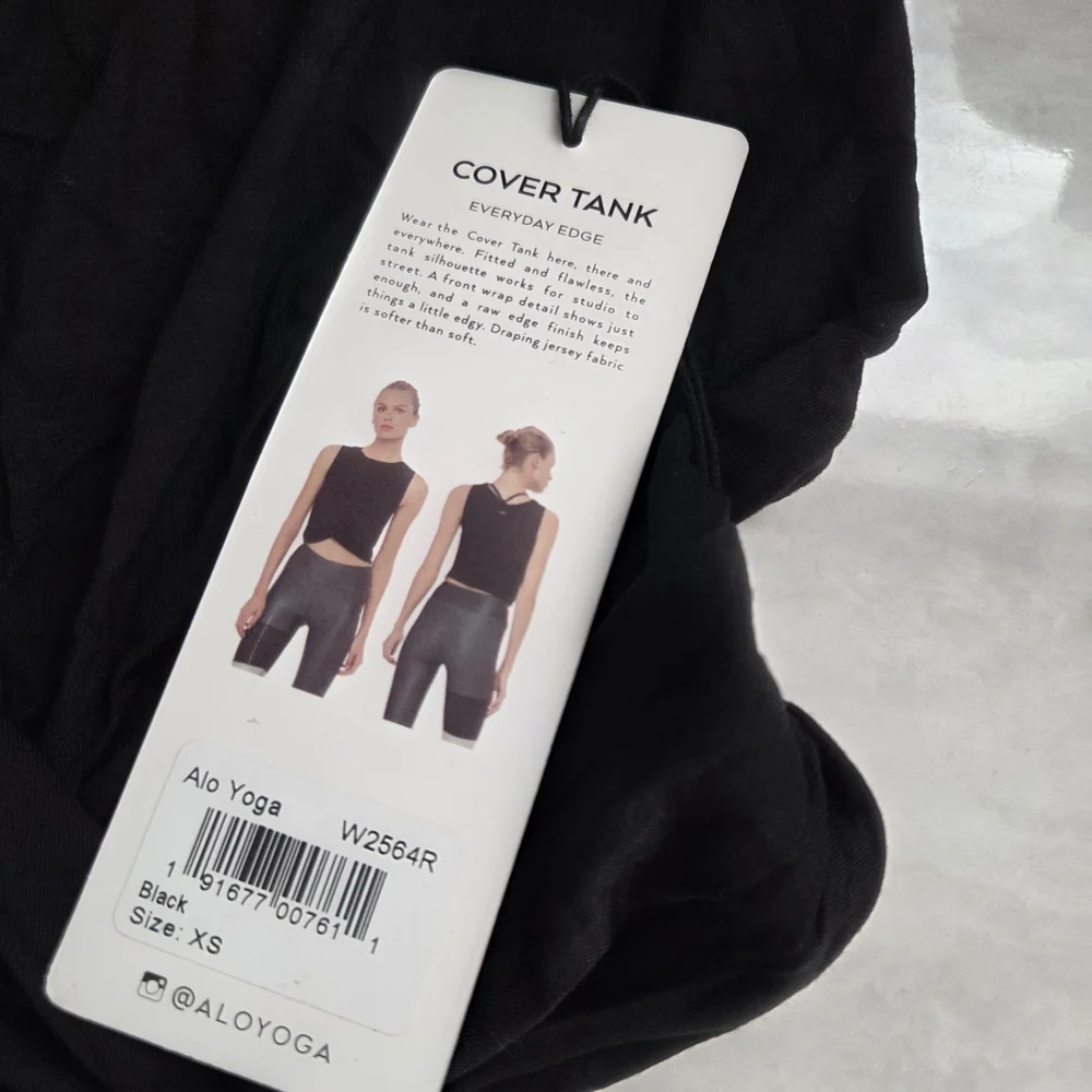 ALO Yoga chic black